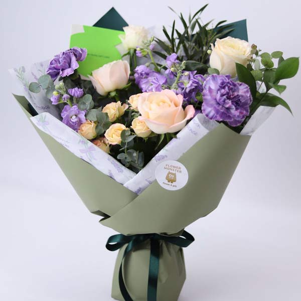 Bravo Premium Flower Bouquet + Olive Young Gift Card (10,000 KRW)