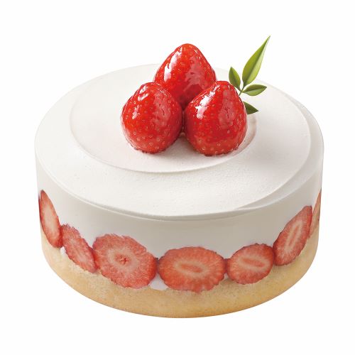 Fresh Strawberry Prezier Cream Cake