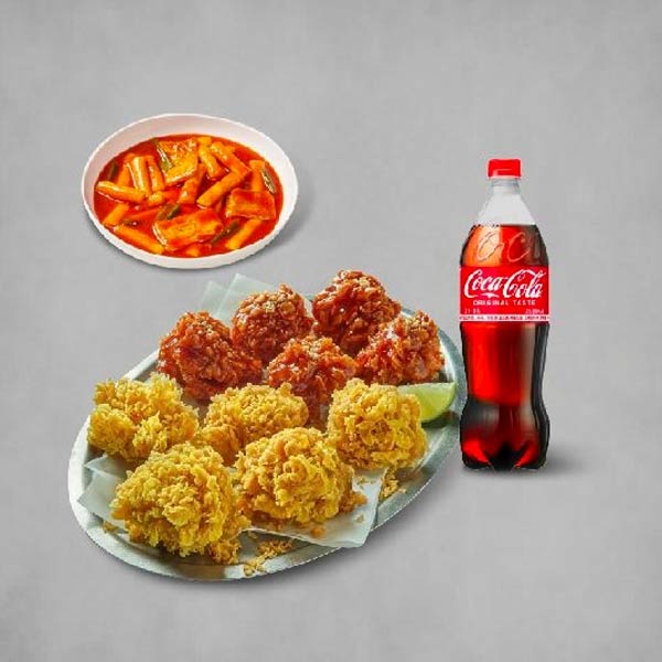 黄金オリーブチキン半分＋BBQヤンニョムチキン半分（骨なし）＋トッポッキ＋コーラ1.25L