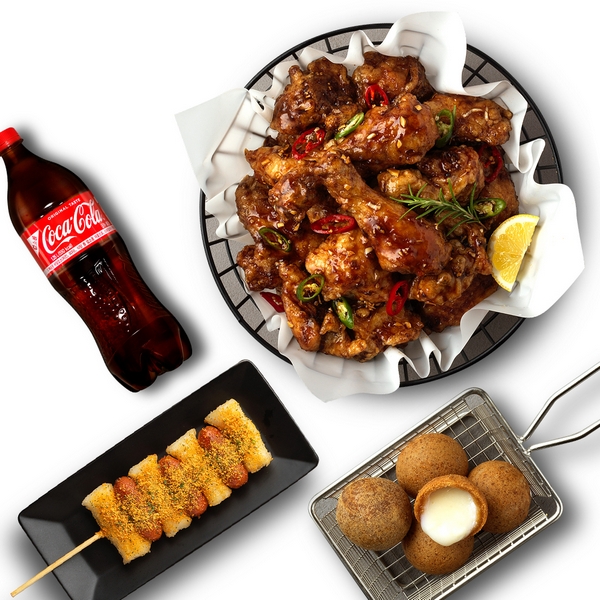 Spicy Soy Sauce Chicken + Purinkle Sausage and Rice Cake Skewer + Cheese Balls + Cola 1.25L