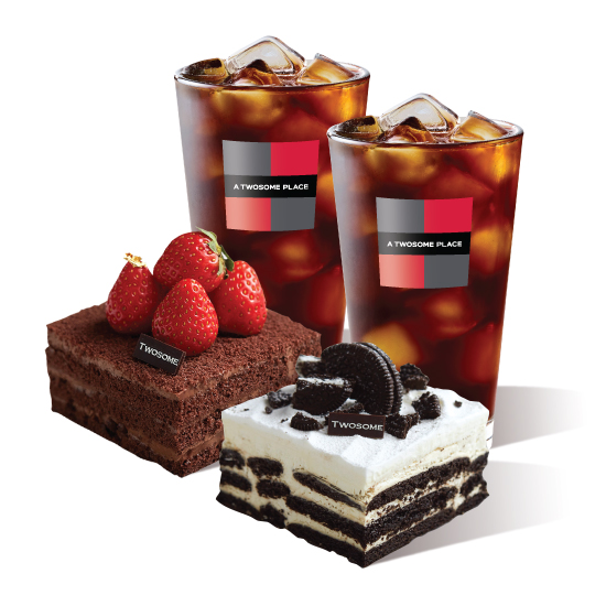 スプーンで食べるストロベリーチョコレート生クリーム＋アパクケーキ＋2 アメリカーノ