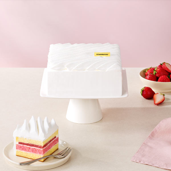 スターバックス ストロベリーレイヤーケーキ